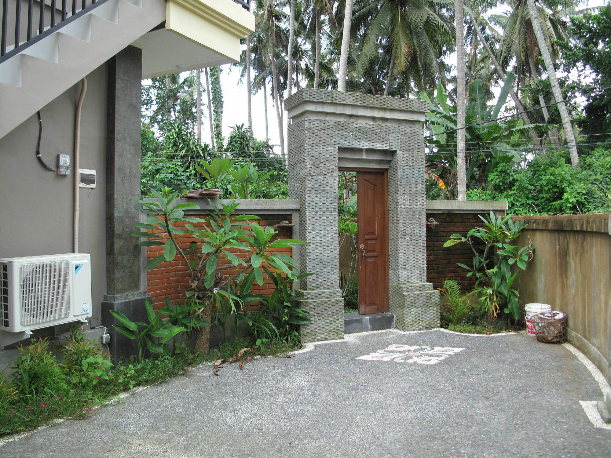 Sunrise Coconut House Hotel Ubud Exterior foto
